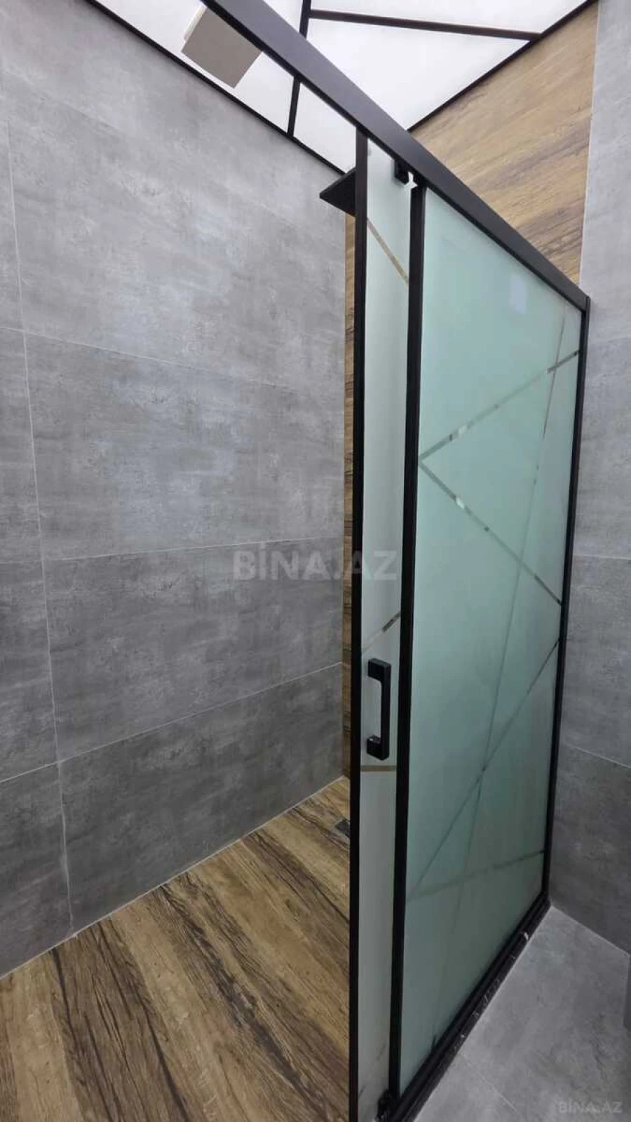 Satılır 3 otaqlı mənzil 108 m²