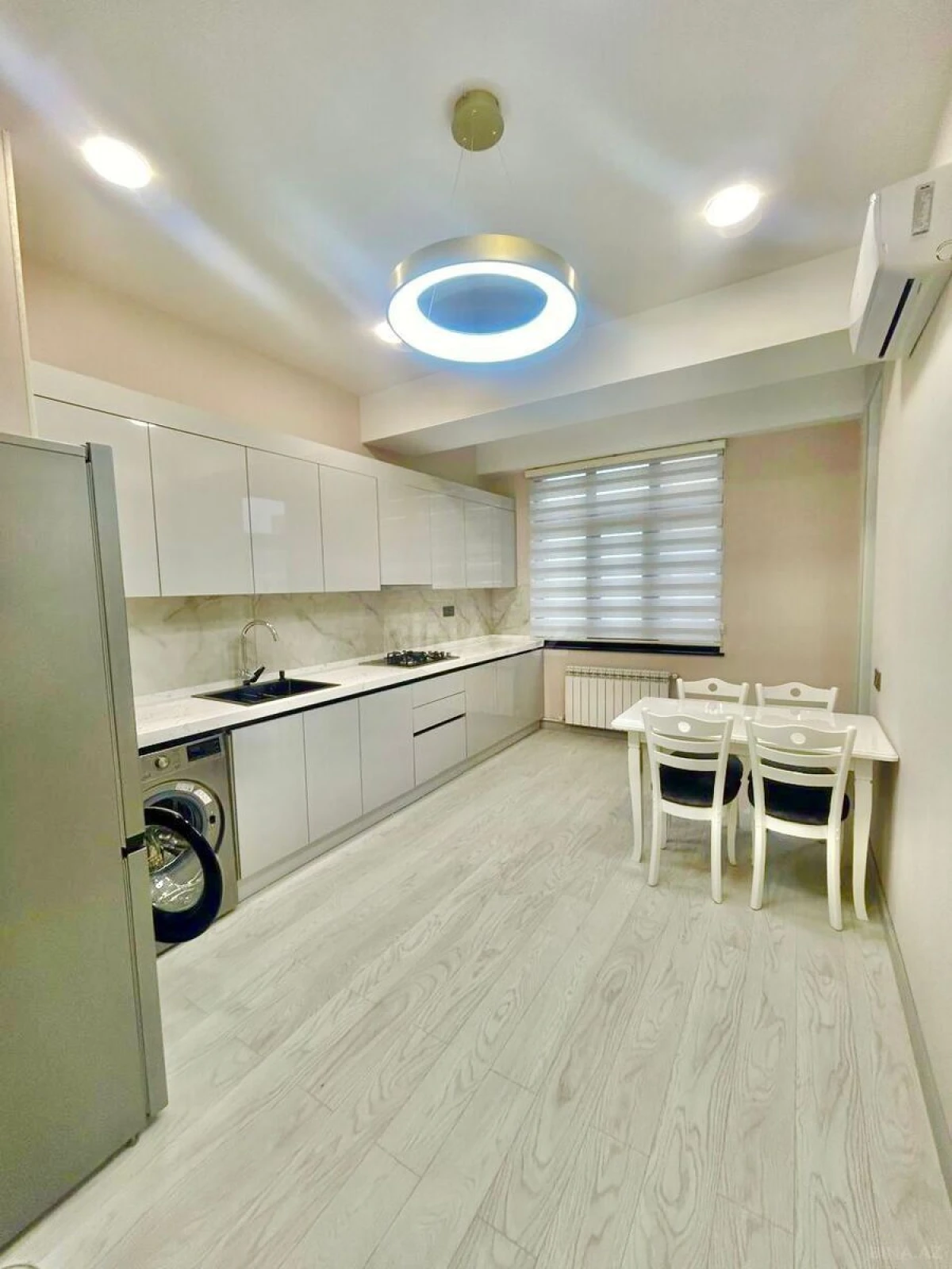 Satılır 2 otaqlı mənzil 80 m²