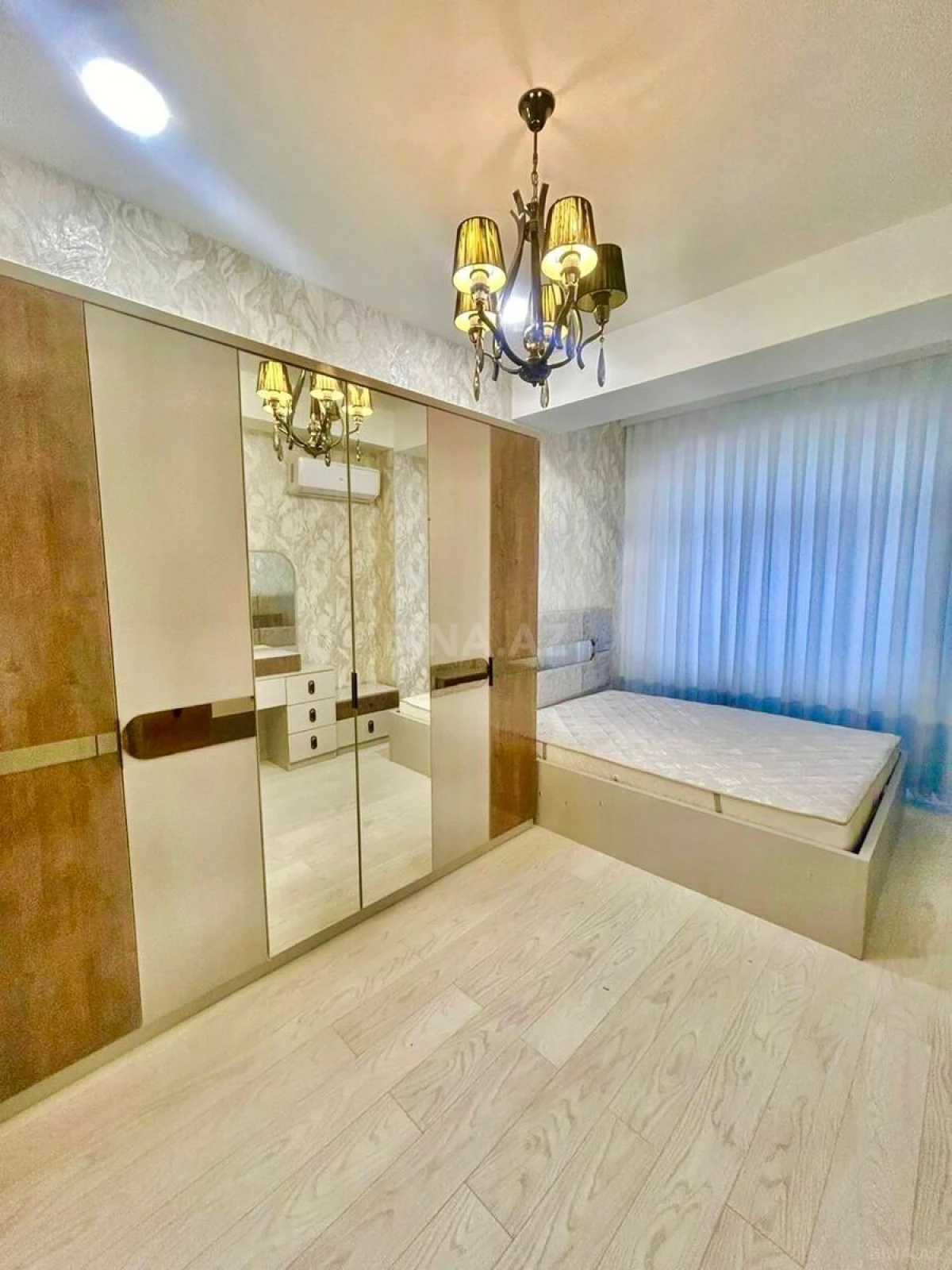 Satılır 2 otaqlı mənzil 80 m²