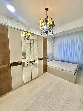 Satılır 2 otaqlı mənzil 80 m²