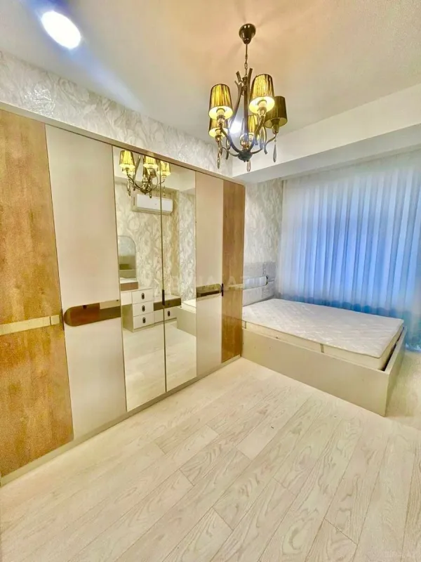 Satılır 2 otaqlı mənzil 80 m²