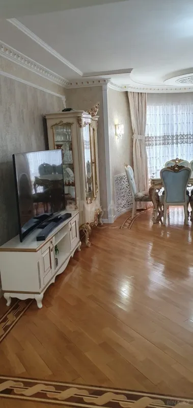 Satılır 3 otaqlı mənzil 109 m²