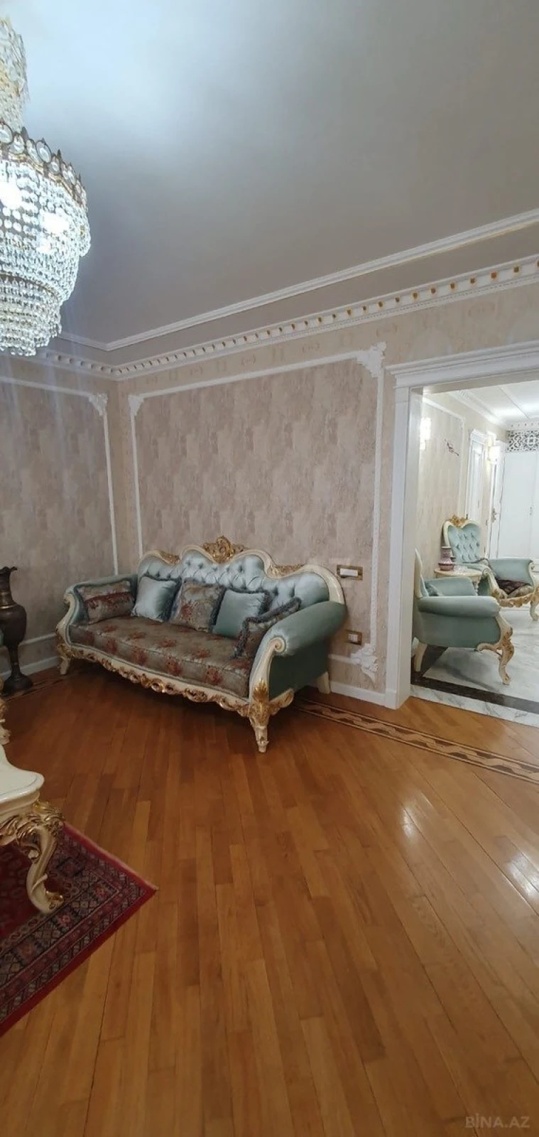 Satılır 3 otaqlı mənzil 109 m²