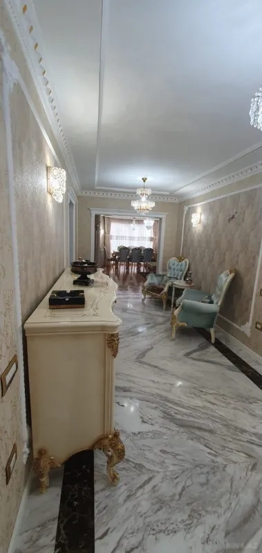 Satılır 3 otaqlı mənzil 109 m²