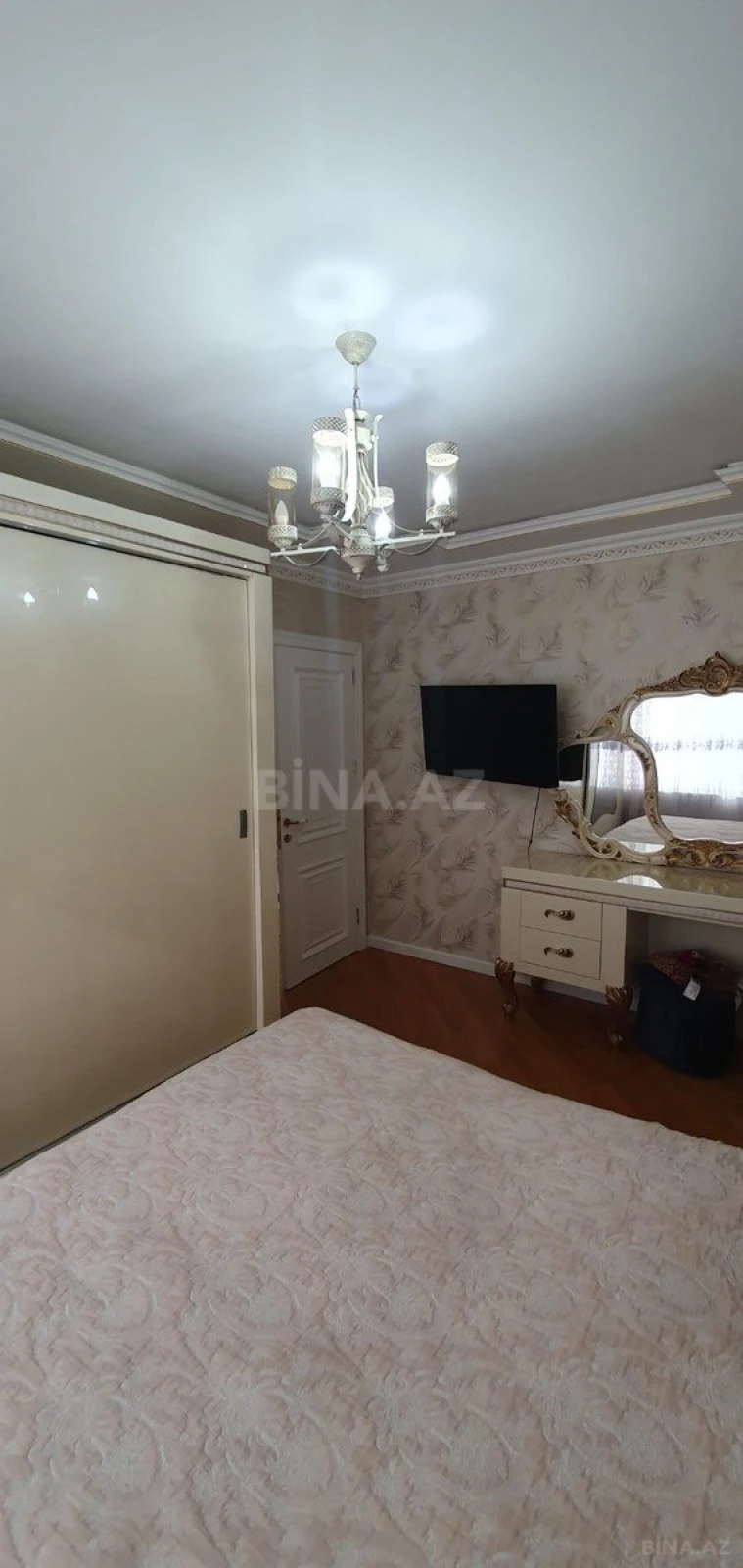 Satılır 3 otaqlı mənzil 109 m²