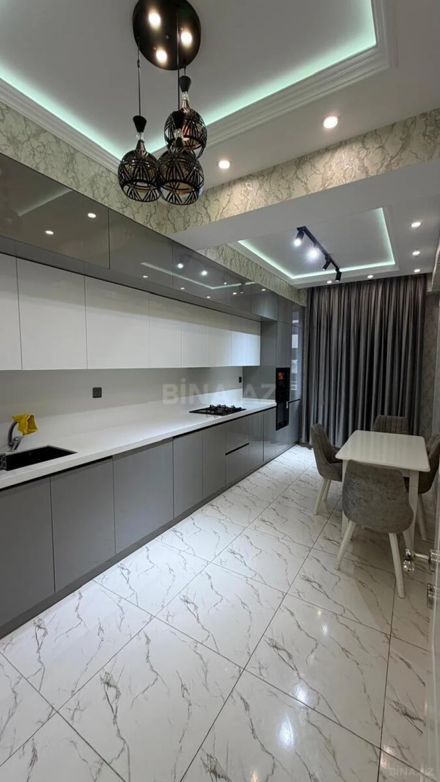 Satılır 2 otaqlı mənzil 76 m²