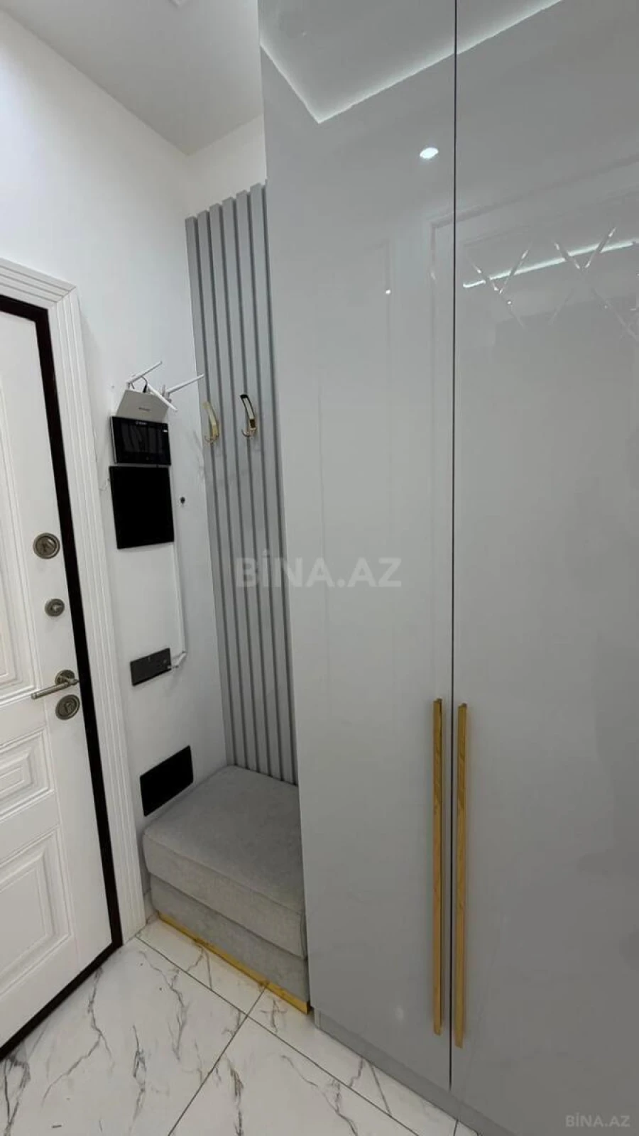 Satılır 2 otaqlı mənzil 76 m²