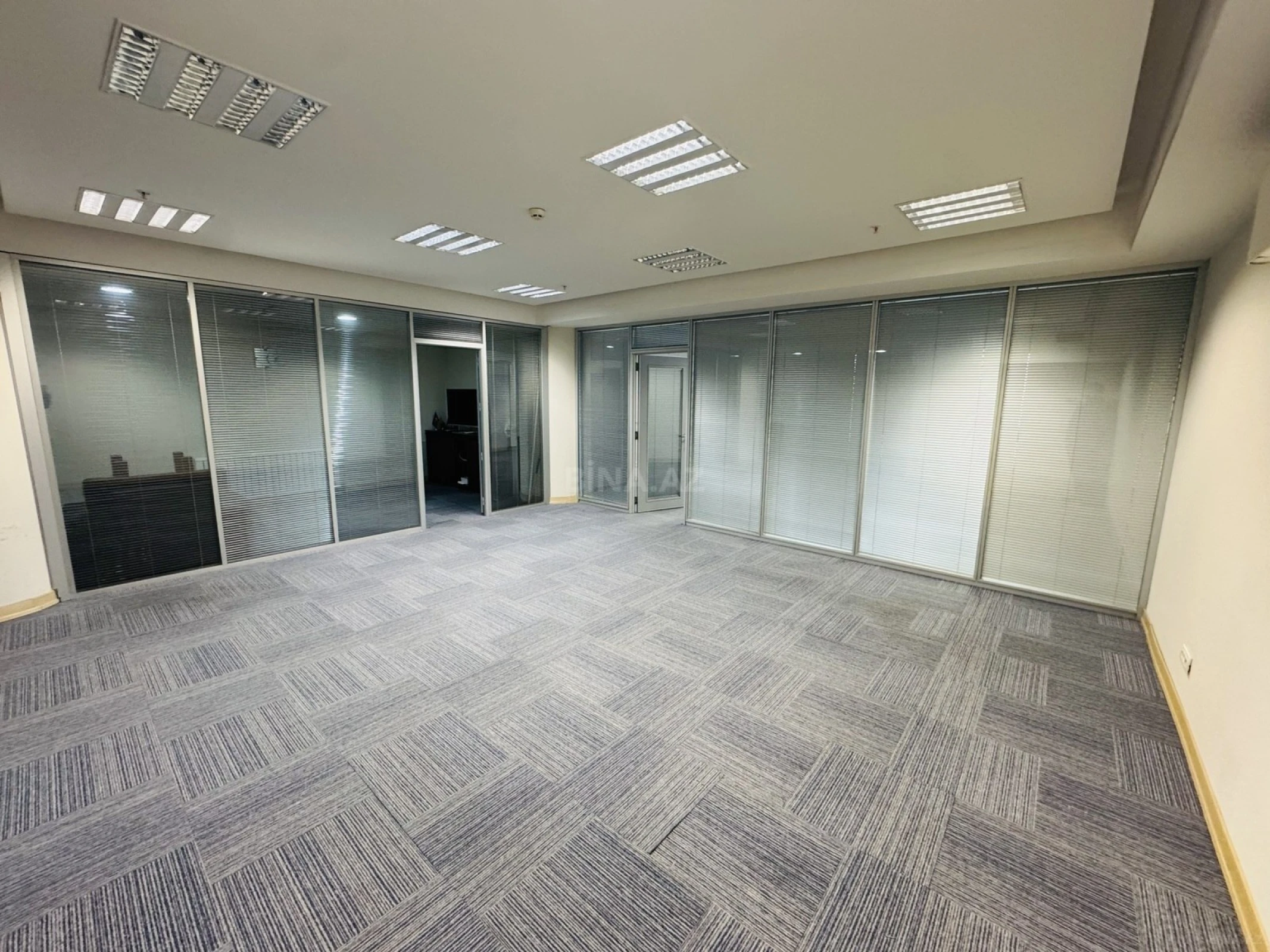 Kirayə verilir 3 otaqlı ofis 110 m²