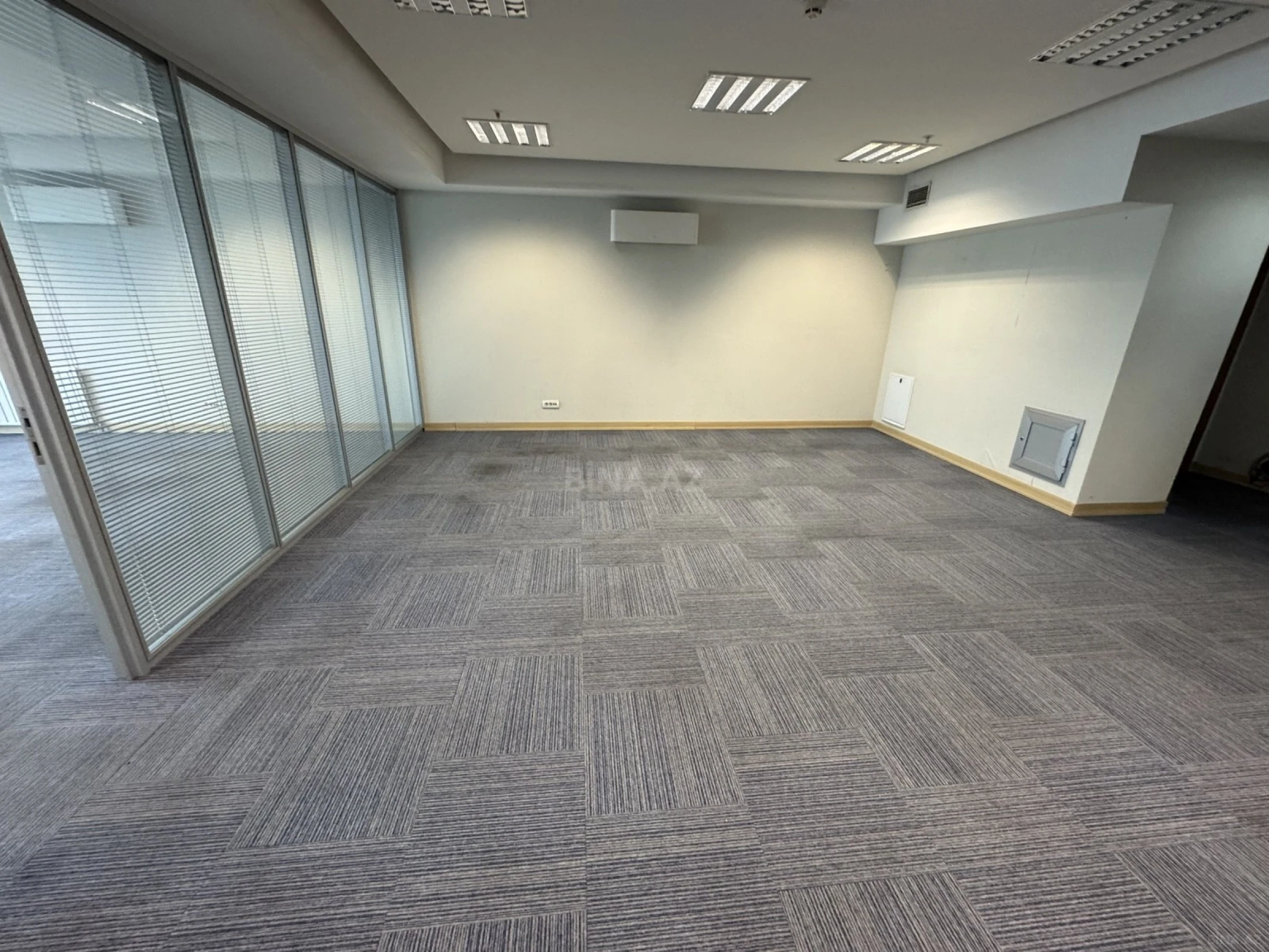 Kirayə verilir 3 otaqlı ofis 110 m²