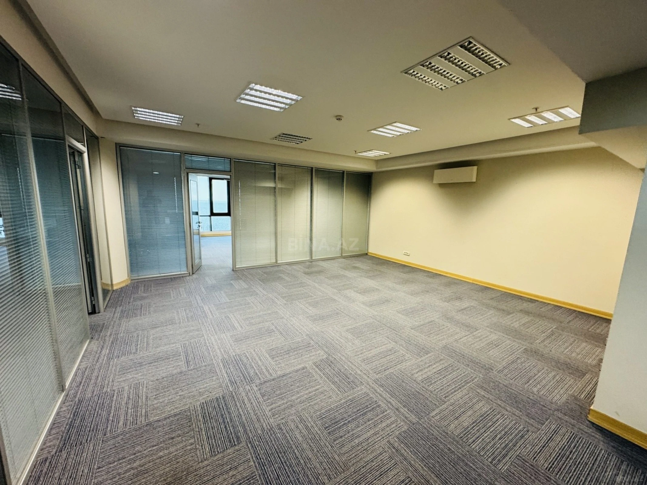 Kirayə verilir 3 otaqlı ofis 110 m²