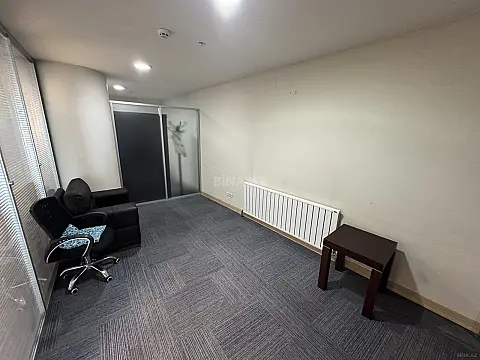 Kirayə verilir 3 otaqlı ofis 110 m²