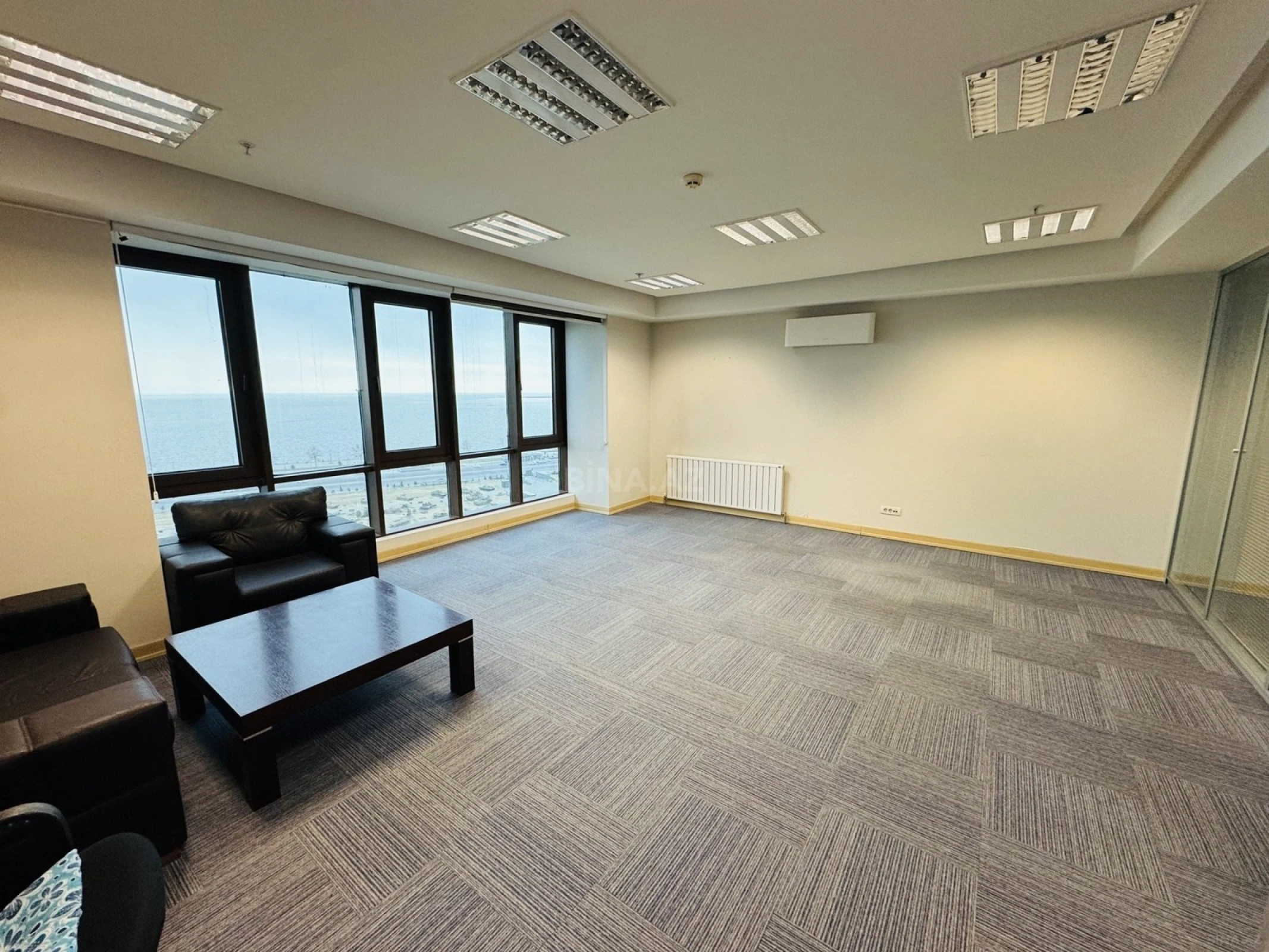 Kirayə verilir 3 otaqlı ofis 110 m²