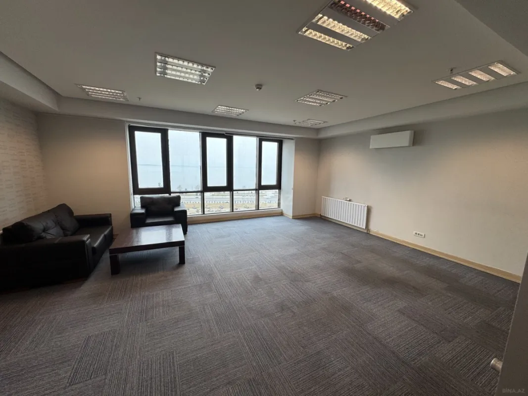 Kirayə verilir 3 otaqlı ofis 110 m²