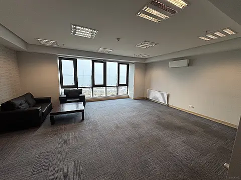 Kirayə verilir 3 otaqlı ofis 110 m²