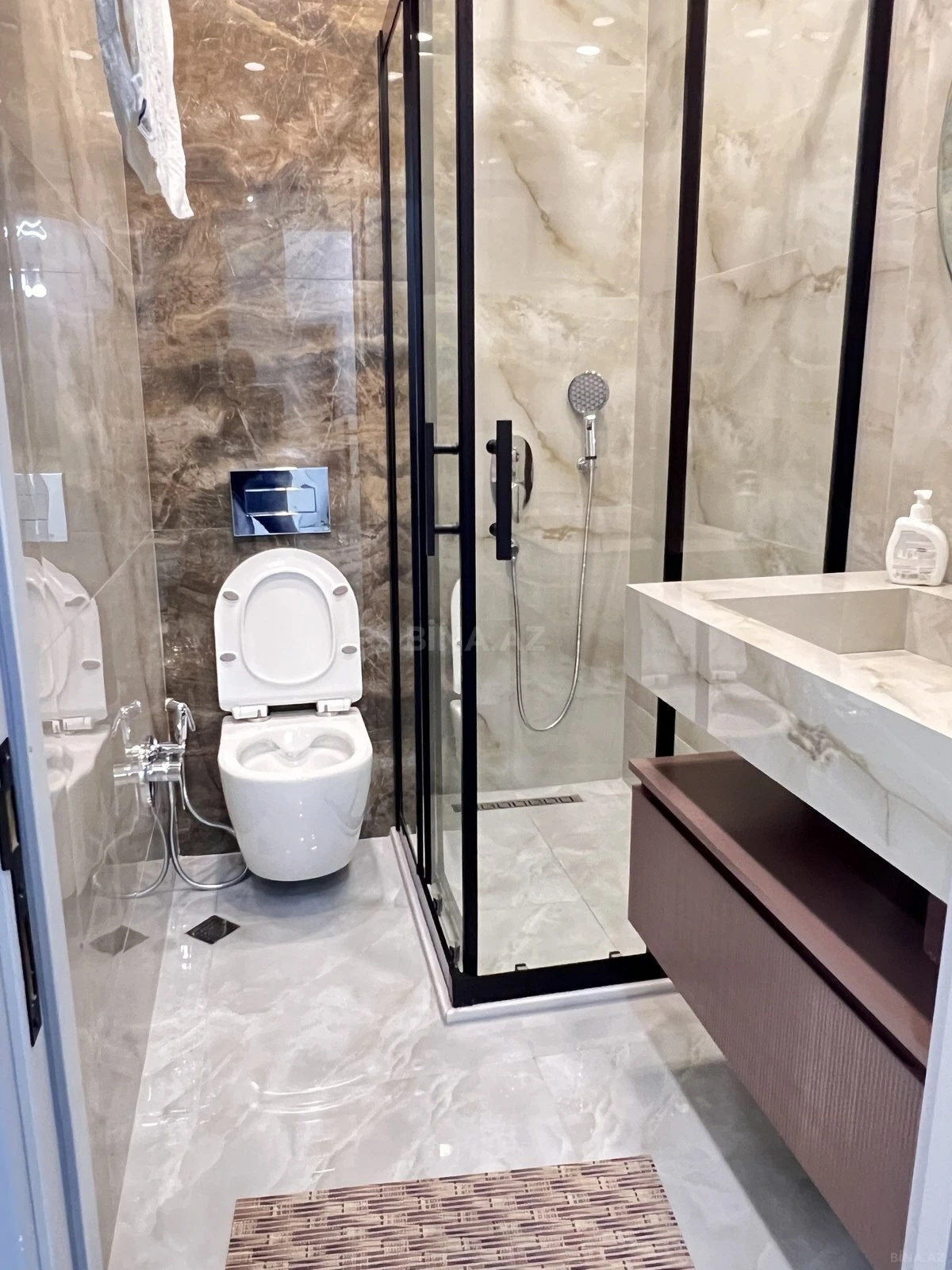 Satılır 3 otaqlı mənzil 104 m²