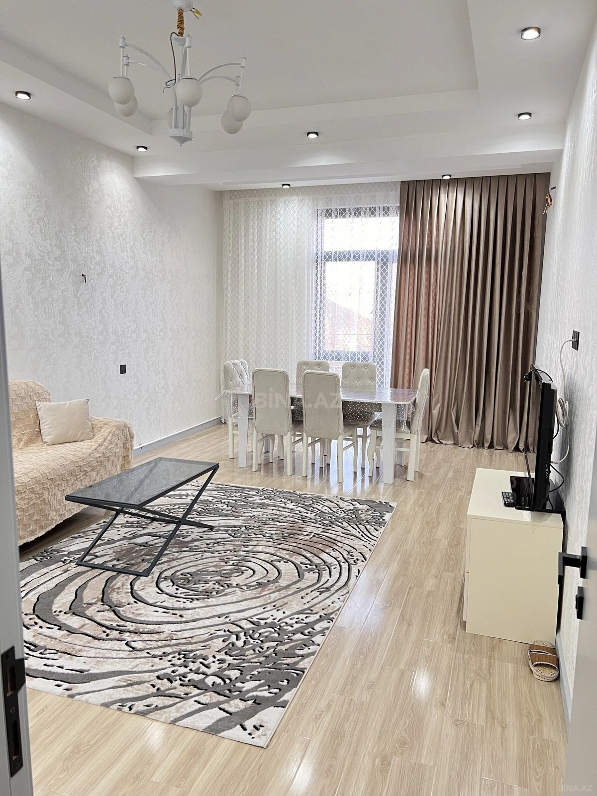Satılır 3 otaqlı mənzil 104 m²