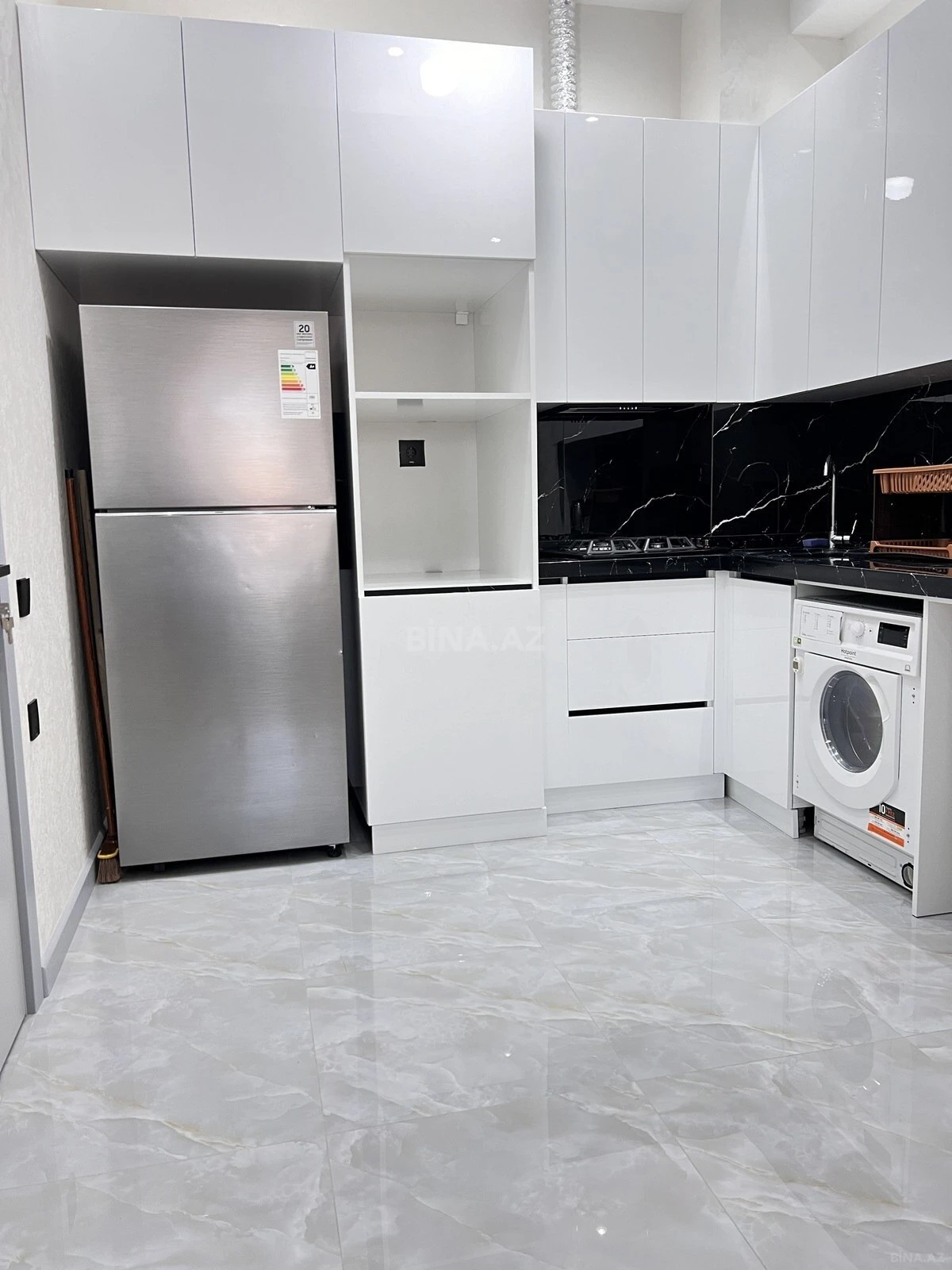 Satılır 3 otaqlı mənzil 104 m²