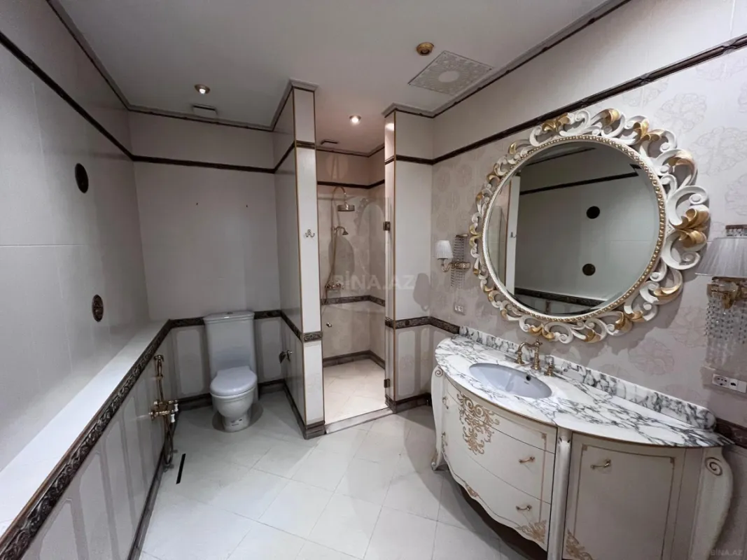 Satılır 6 otaqlı mənzil 420 m²