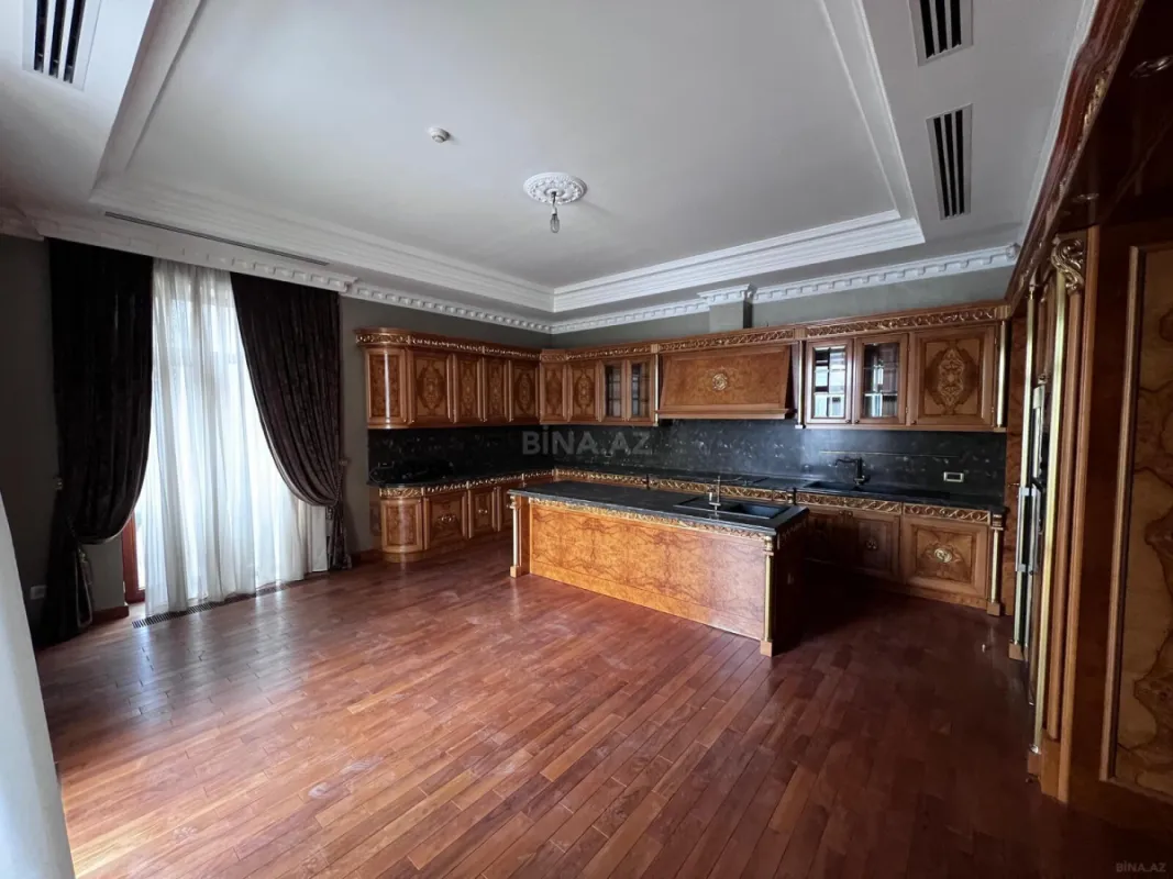 Satılır 6 otaqlı mənzil 420 m²