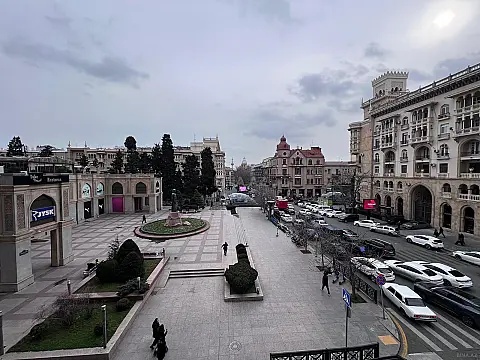 Satılır 6 otaqlı mənzil 420 m² — Bakı, Sahil qəs. 6 otaq 420.00 m²