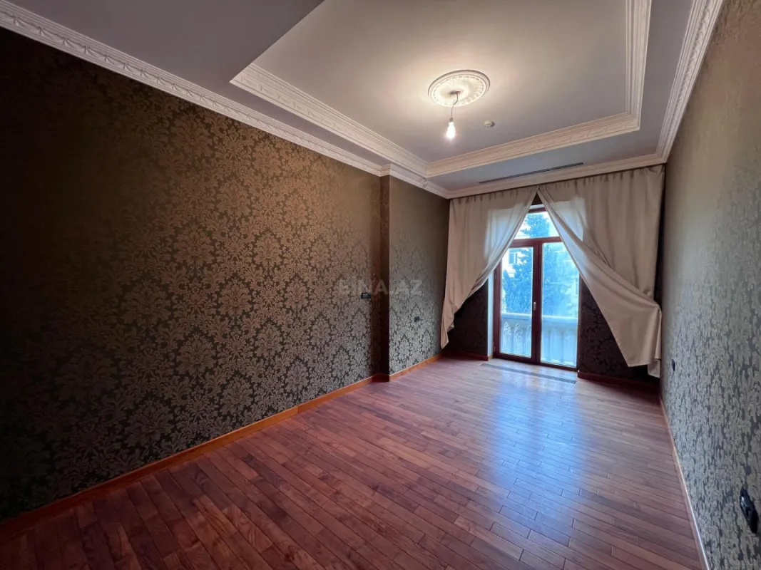 Satılır 6 otaqlı mənzil 420 m²
