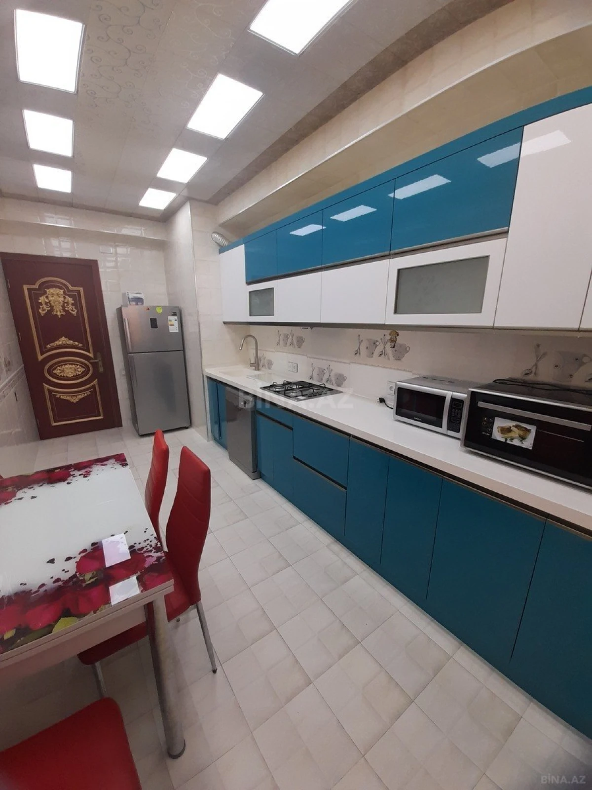 Kirayə verilir 2 otaqlı mənzil 100 m²