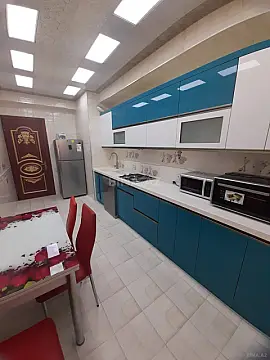 Kirayə verilir 2 otaqlı mənzil 100 m²