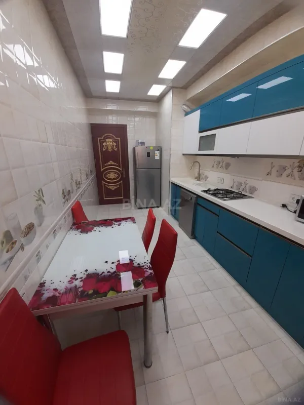 Kirayə verilir 2 otaqlı mənzil 100 m²