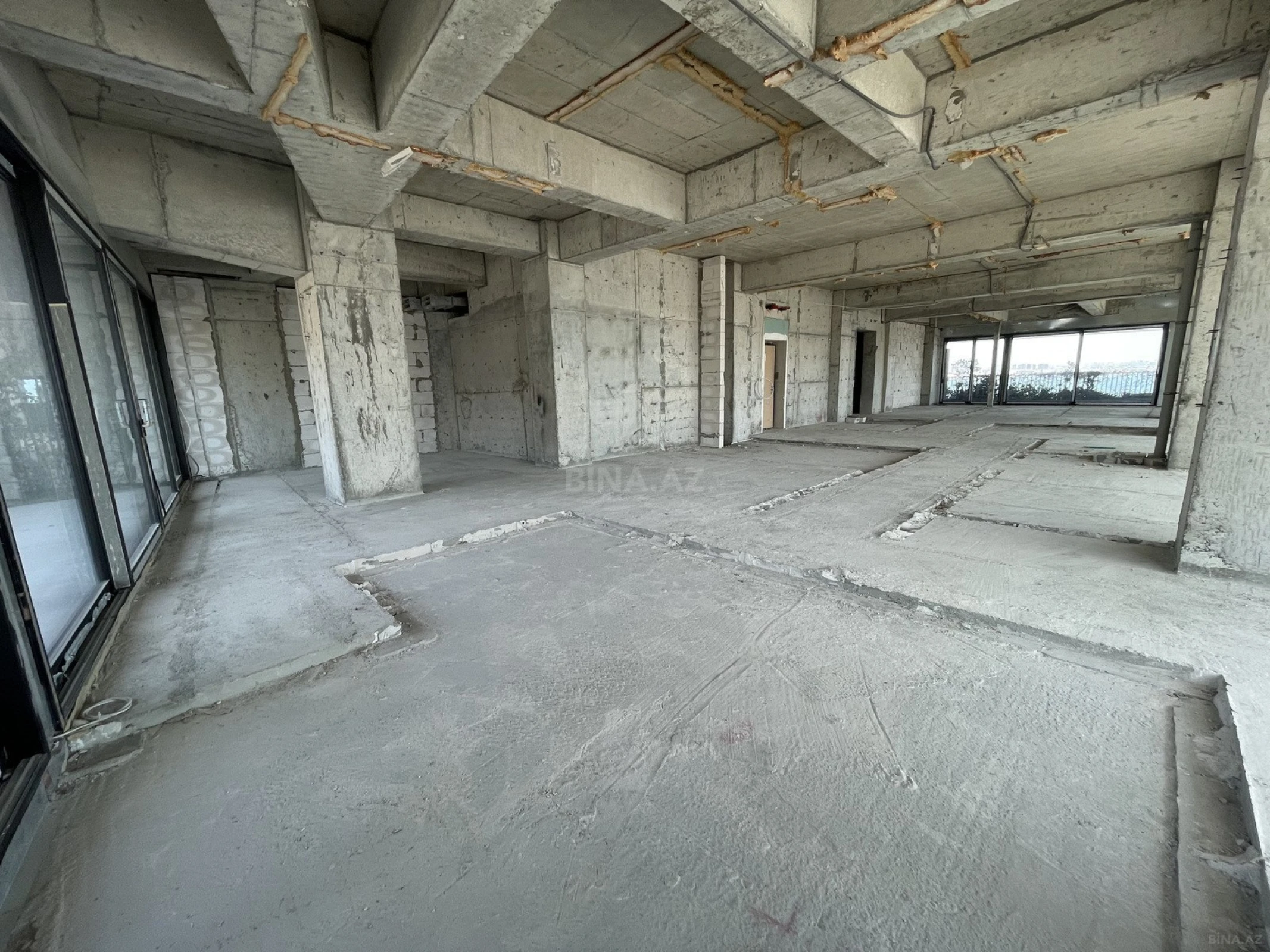 Satılır 5 otaqlı mənzil 436.6 m²