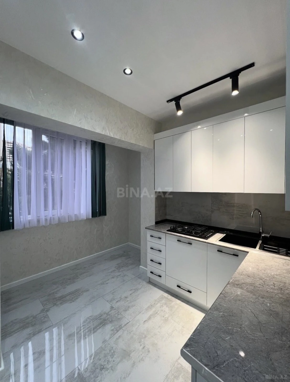 Satılır 3 otaqlı mənzil 90 m²