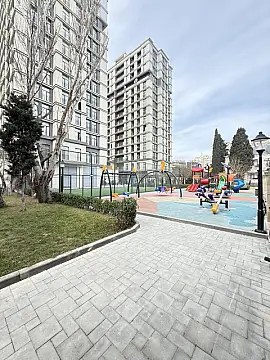 Satılır 3 otaqlı mənzil 132 m²
