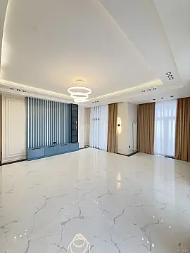 Satılır 3 otaqlı mənzil 132 m²