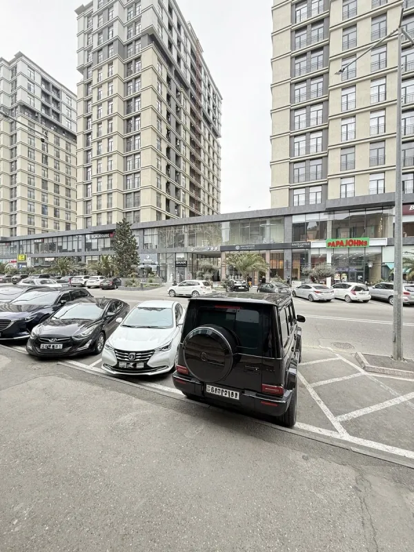 Satılır 3 otaqlı mənzil 132 m²