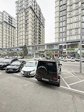 Satılır 3 otaqlı mənzil 132 m²