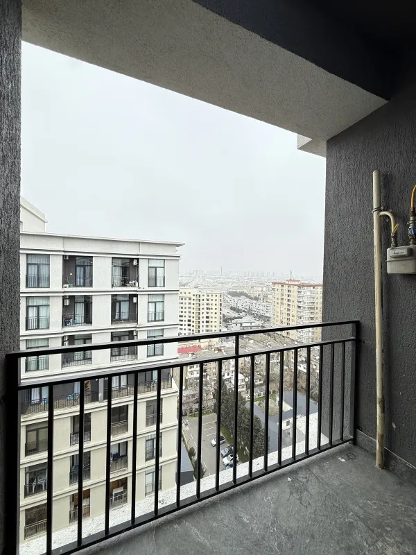 Satılır 3 otaqlı mənzil 132 m²