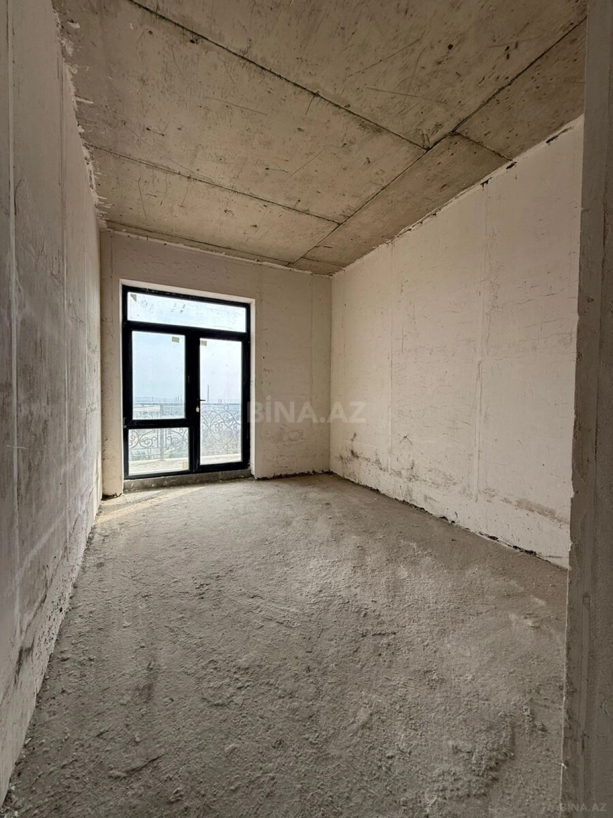 Satılır 4 otaqlı mənzil 160 m²