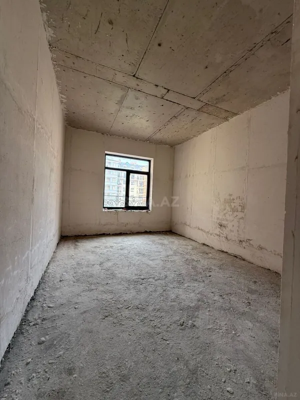 Satılır 4 otaqlı mənzil 160 m²