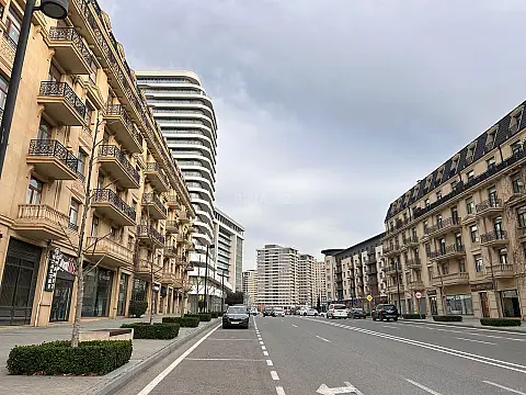 Satılır 4 otaqlı mənzil 160 m² — Bakı, Köhnə Günəşli 4 otaq 160.00 m²