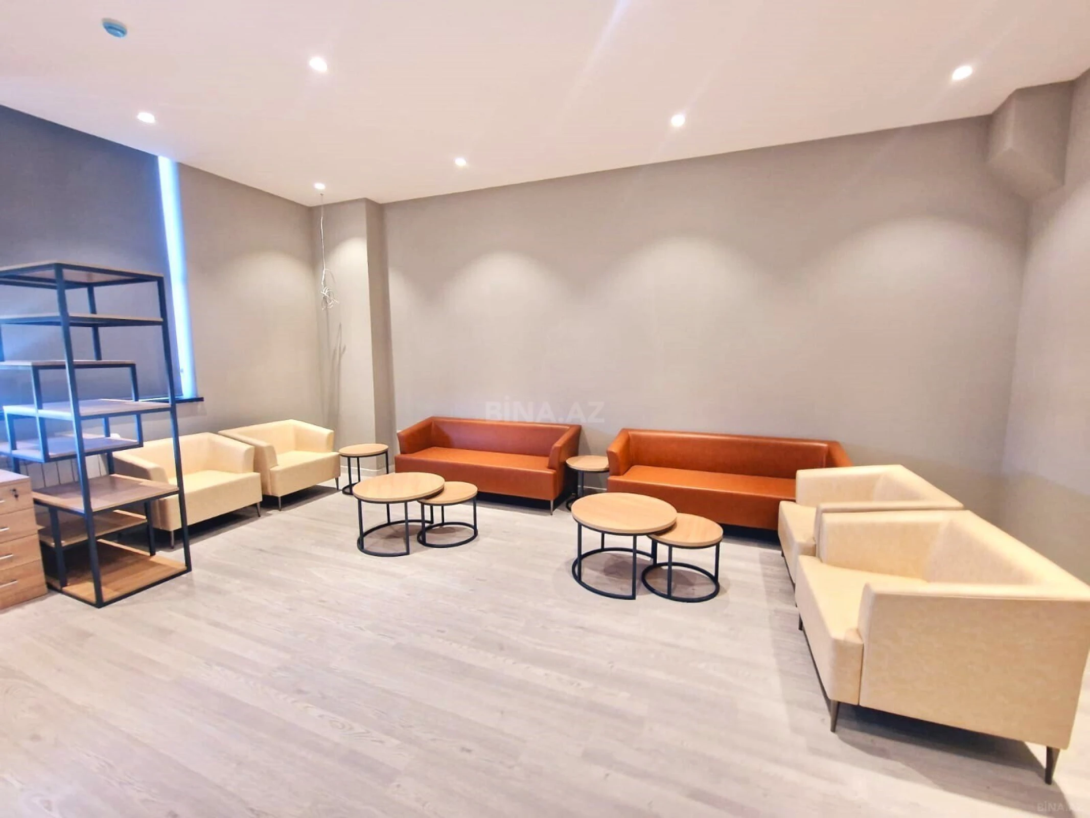 Kirayə verilir obyekt 256 m²