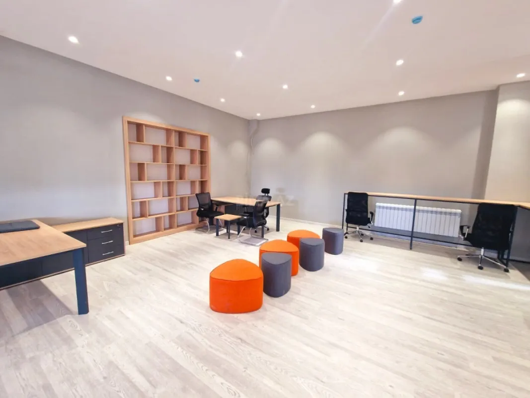 Kirayə verilir obyekt 256 m²