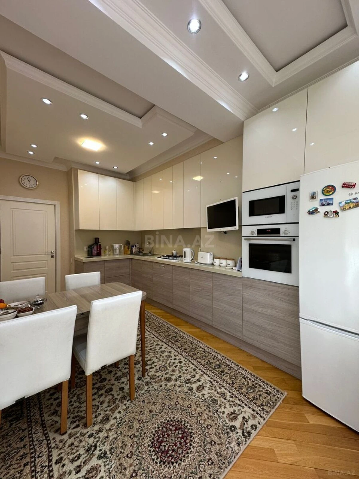 Satılır 3 otaqlı mənzil 125 m²