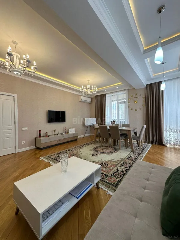 Satılır 3 otaqlı mənzil 125 m²