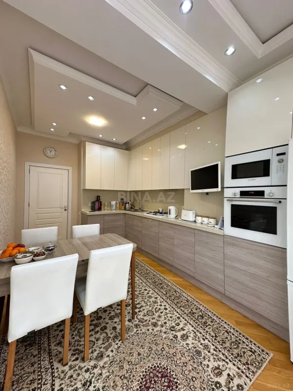 Satılır 3 otaqlı mənzil 125 m²