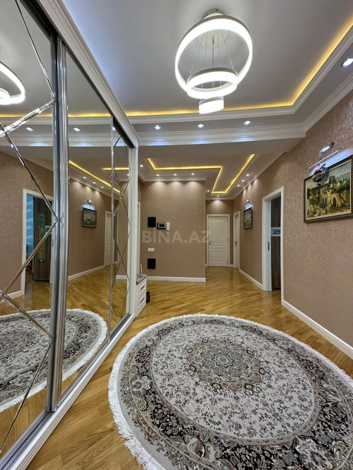 Satılır 3 otaqlı mənzil 125 m²