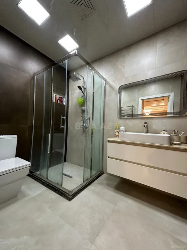 Satılır 3 otaqlı mənzil 125 m²