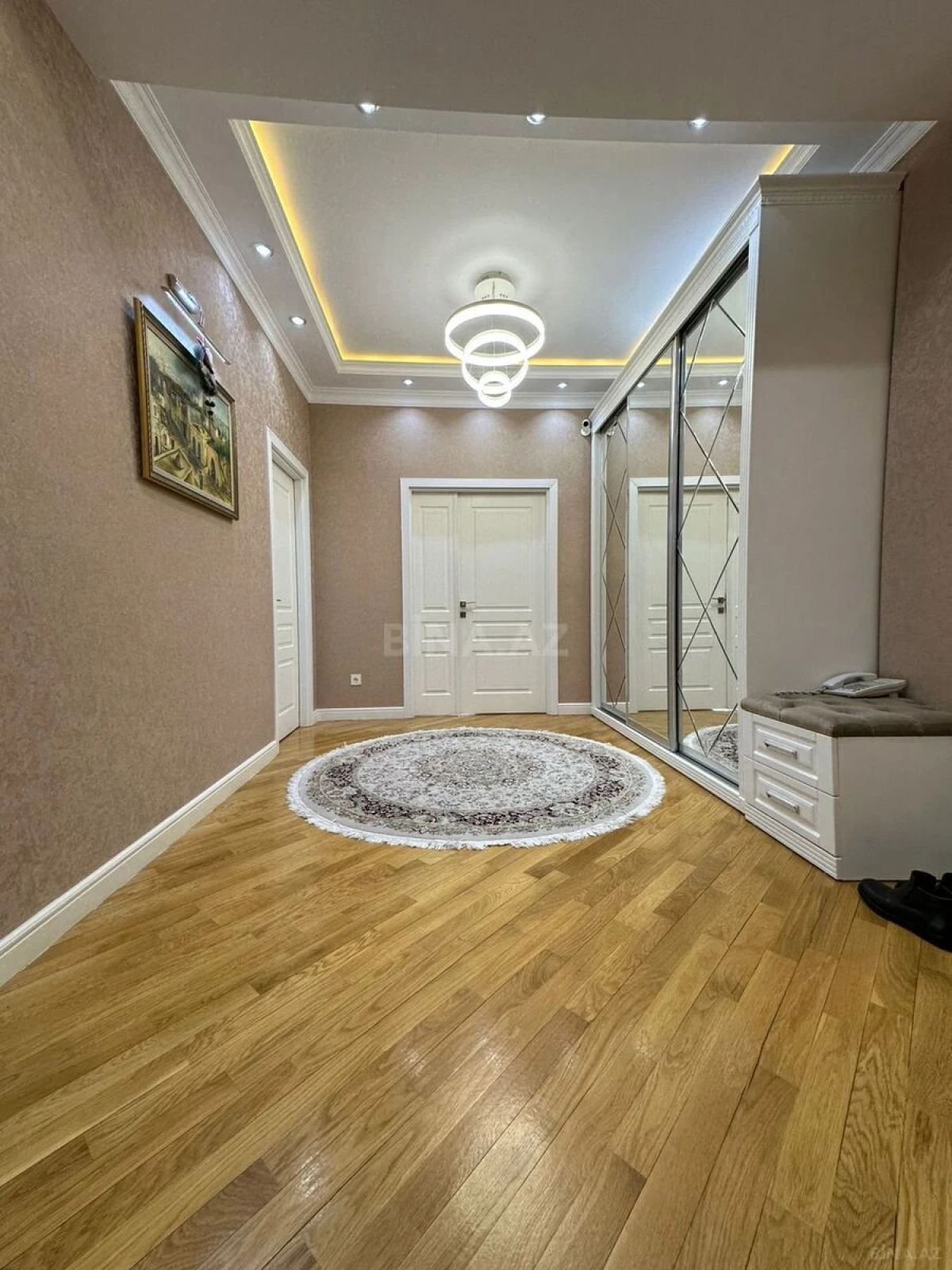 Satılır 3 otaqlı mənzil 125 m²