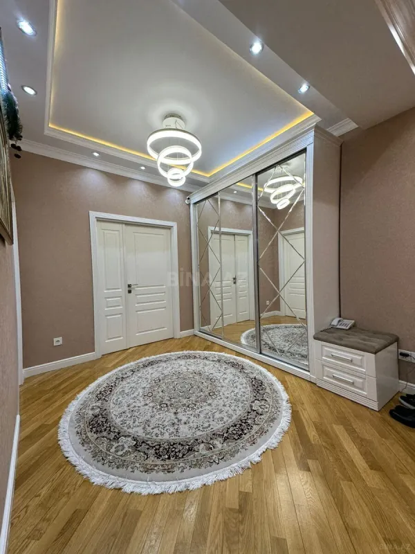 Satılır 3 otaqlı mənzil 125 m²