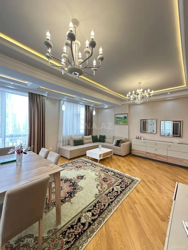 Satılır 3 otaqlı mənzil 125 m²