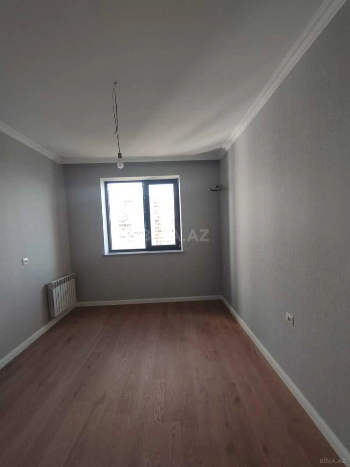 Satılır 4 otaqlı mənzil 122 m²