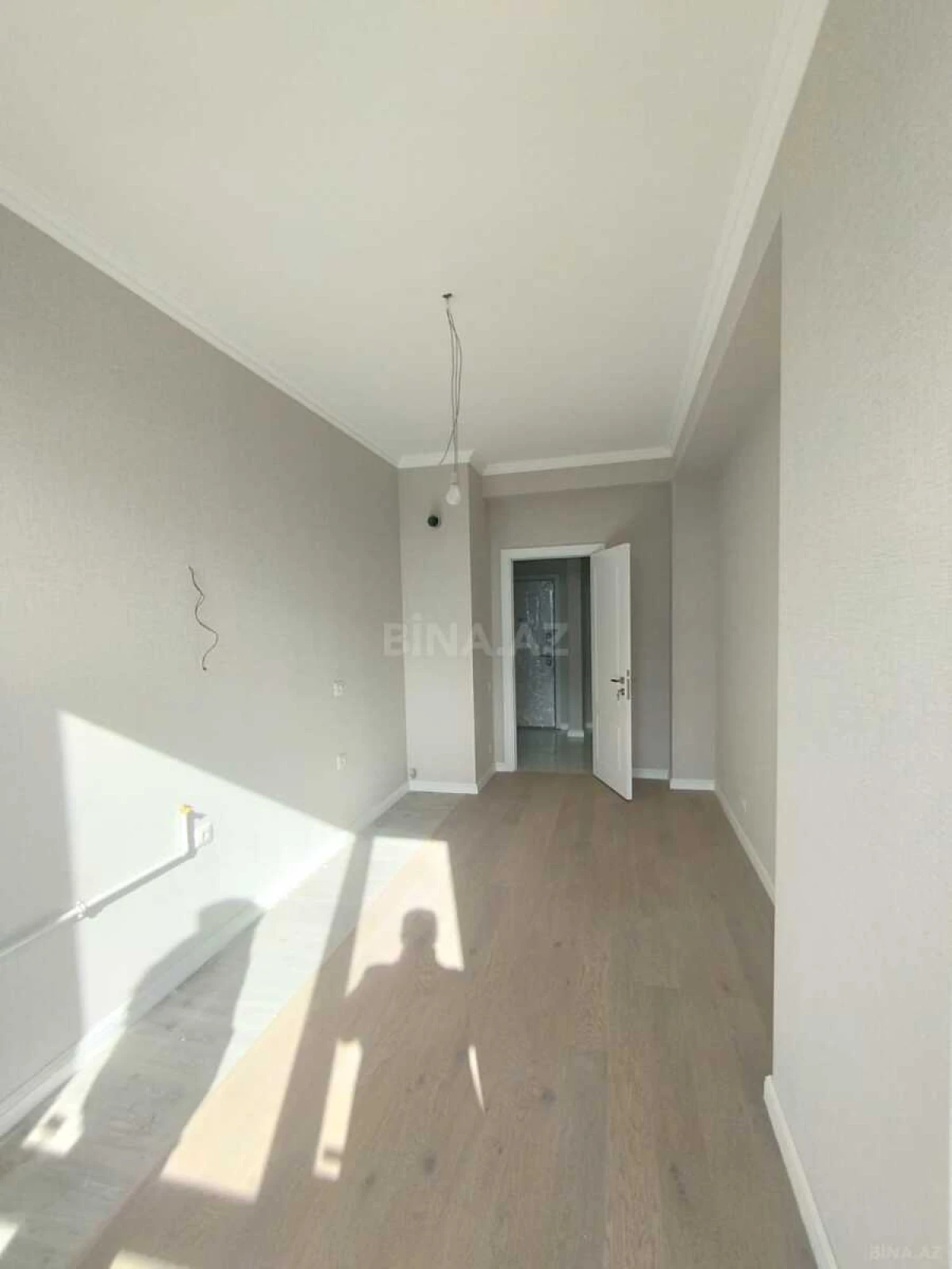 Satılır 4 otaqlı mənzil 122 m²